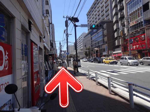 歩道を道なり